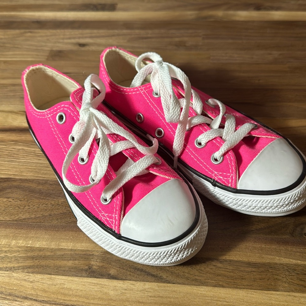 Never Been Worn Hot Pink Converse